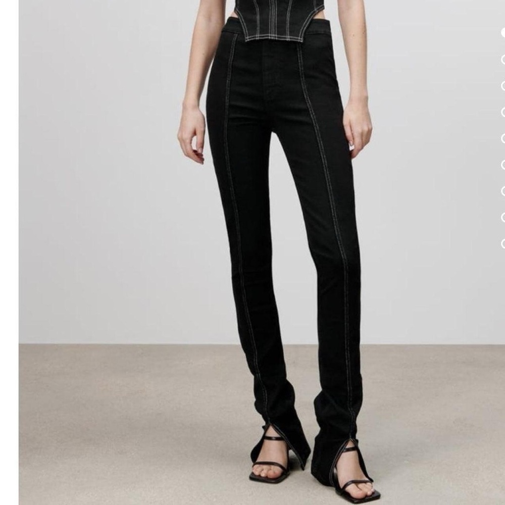 Split skinny jeans Zara
high rise, black, stretch jeans 6